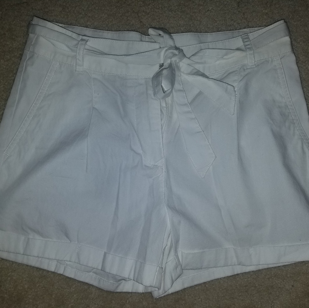 High waisted white shorts. Size small. New w/ tags